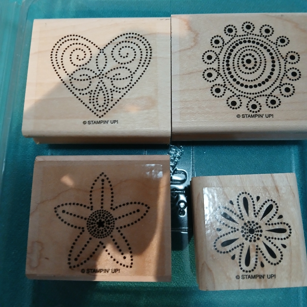 STAMPIN UP POLKA DOT PUNCHES  STAMP SET OF 4 RUBBER WOOD W CASE FLOWERS HEARTS